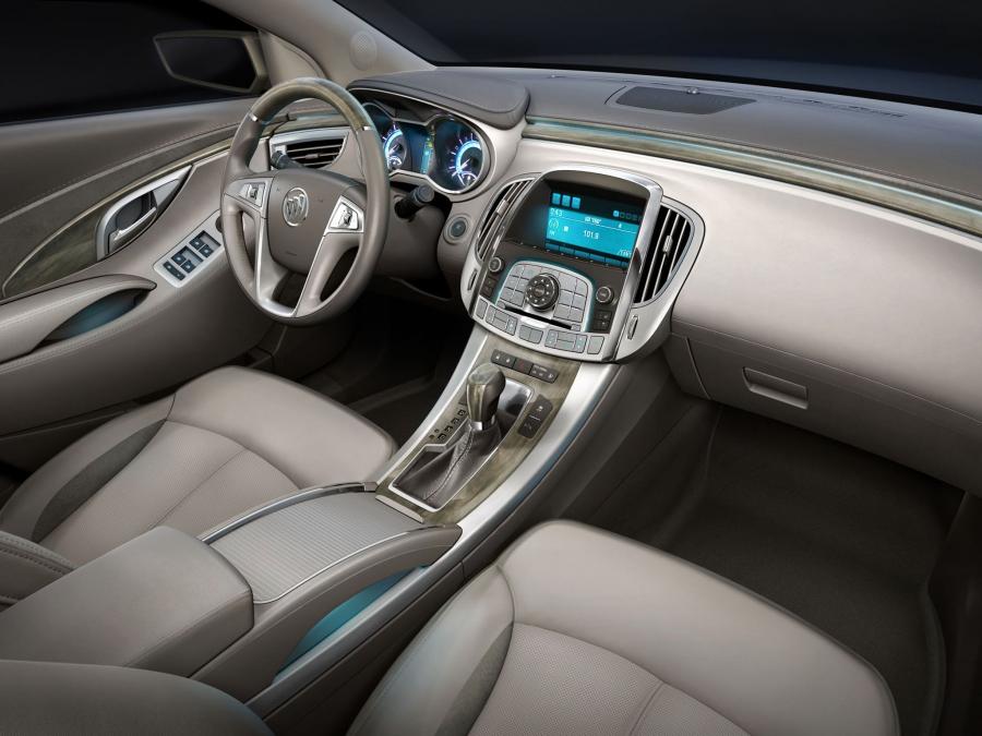  Buick Invicta Concept 2008 года  (фото 7 из 37)
